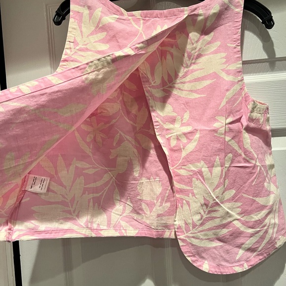 Pact Pink Shirt with open back, size medium, new with tags - Picture 4 of 4